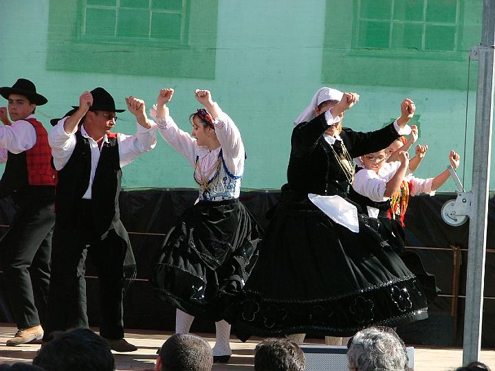Segundo. Festival de Folclore em .SANTA VALHA 2003.JPG
